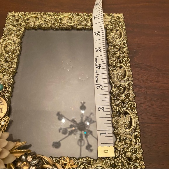 Gold frame with Repurposed Jewelry - Picture 11 of 11